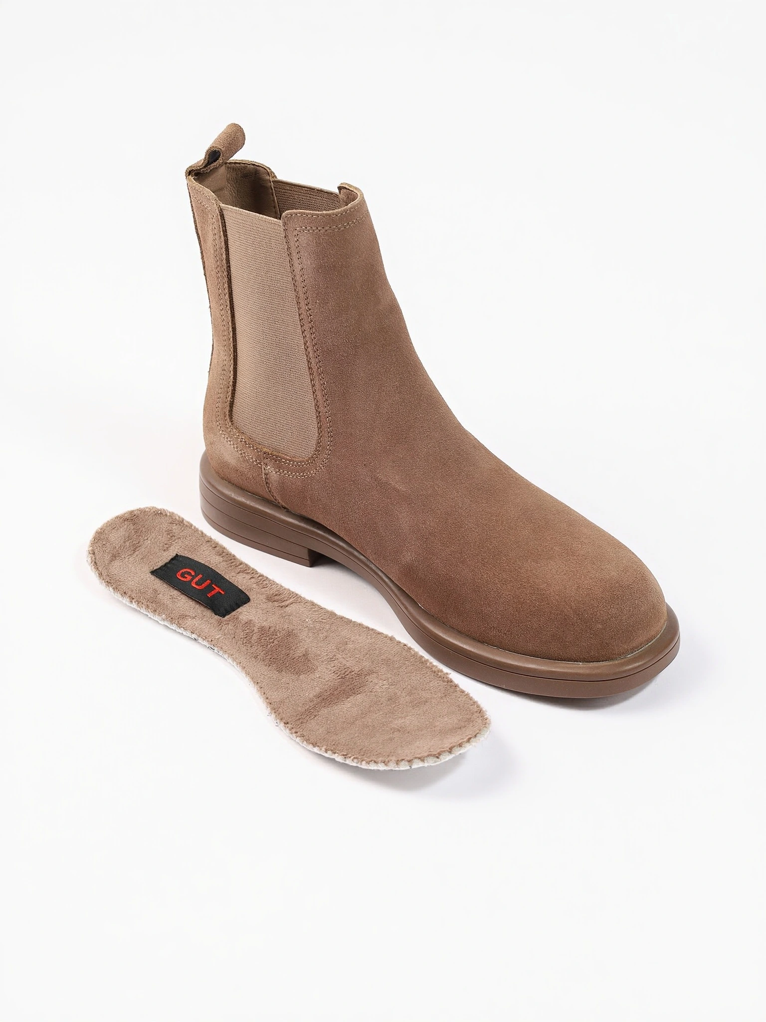 Ботинки-челси бежевого цвета на низком каблуке